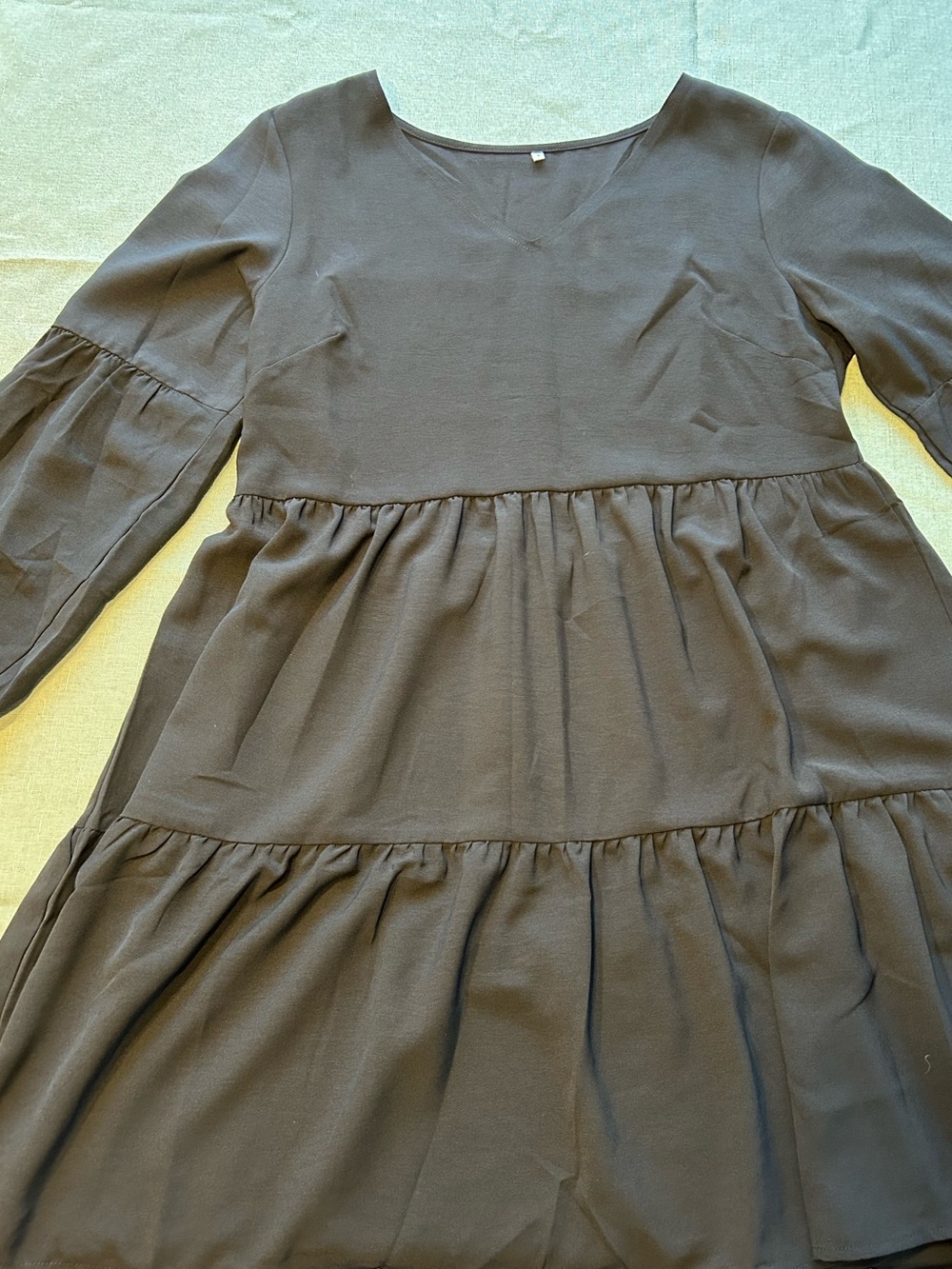 Women's Black Tiered Long-Sleeve Dress